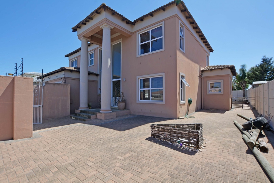 4 Bedroom Property for Sale in Parklands Western Cape